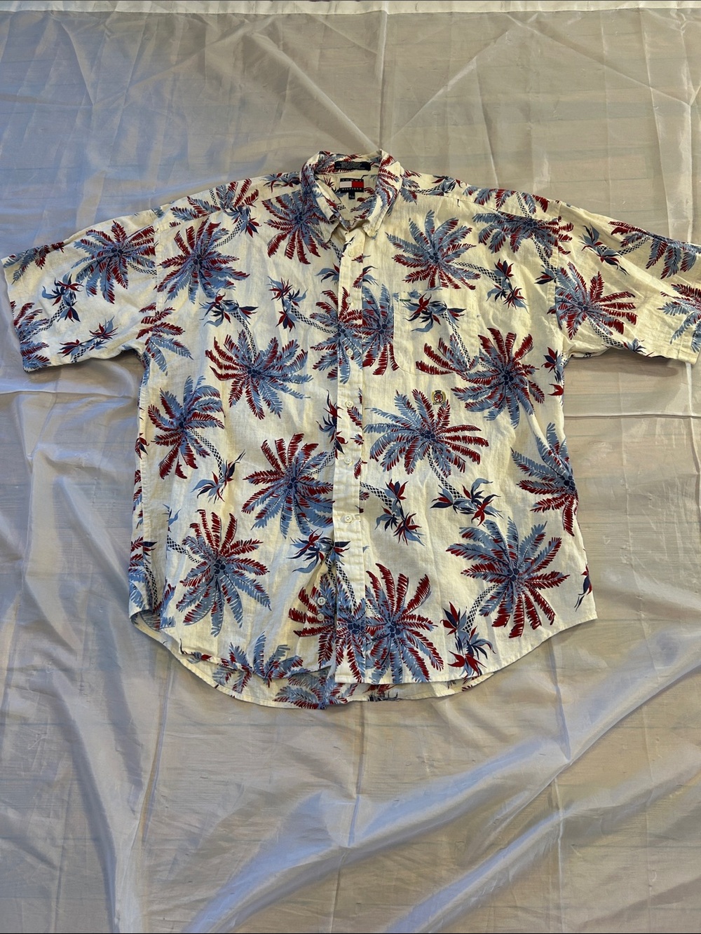 Vintage Tommy Hilfiger White Short-Sleeve Button-Down with Red & Blue Palm Print